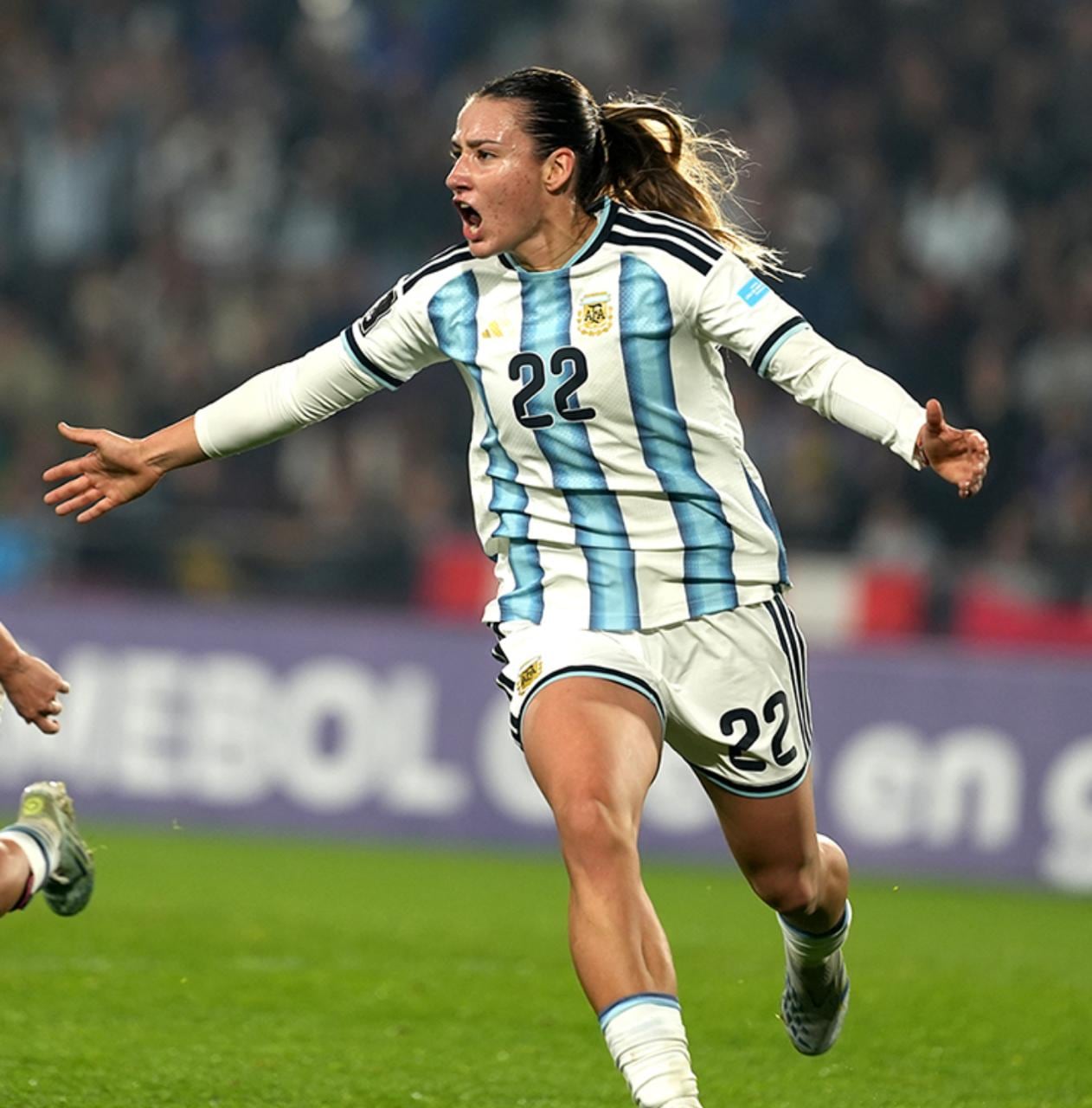 Mercedes Diz festeja el gol que permitió la clasificación de la selección argentina al Mundial 2027