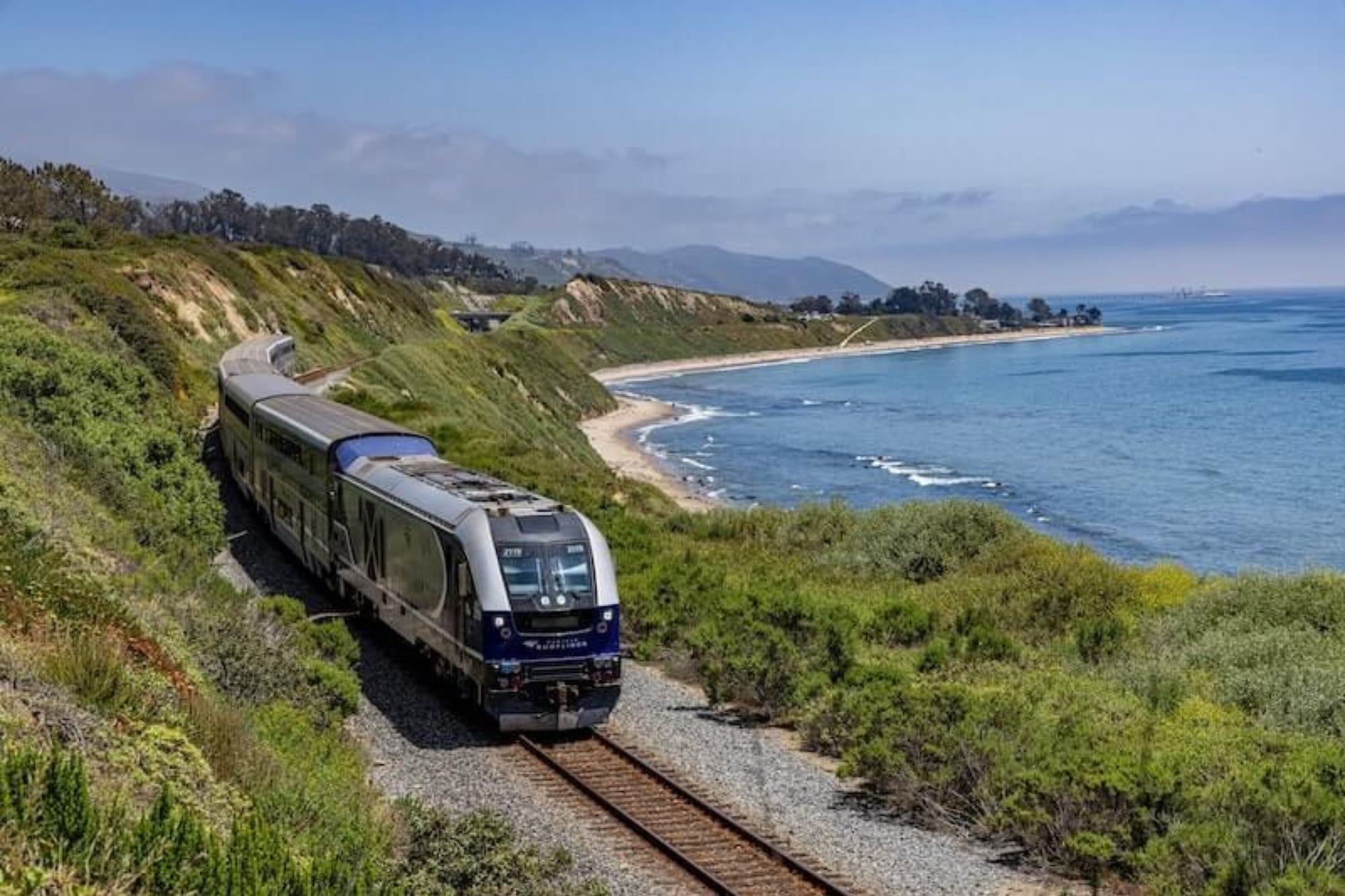 Mundial 2026: Amtrak suma trenes y exige reserva obligatoria en el Pacific Surfliner de Los Ángeles 6 La empresa recomienda planificar los traslados con anticipación
