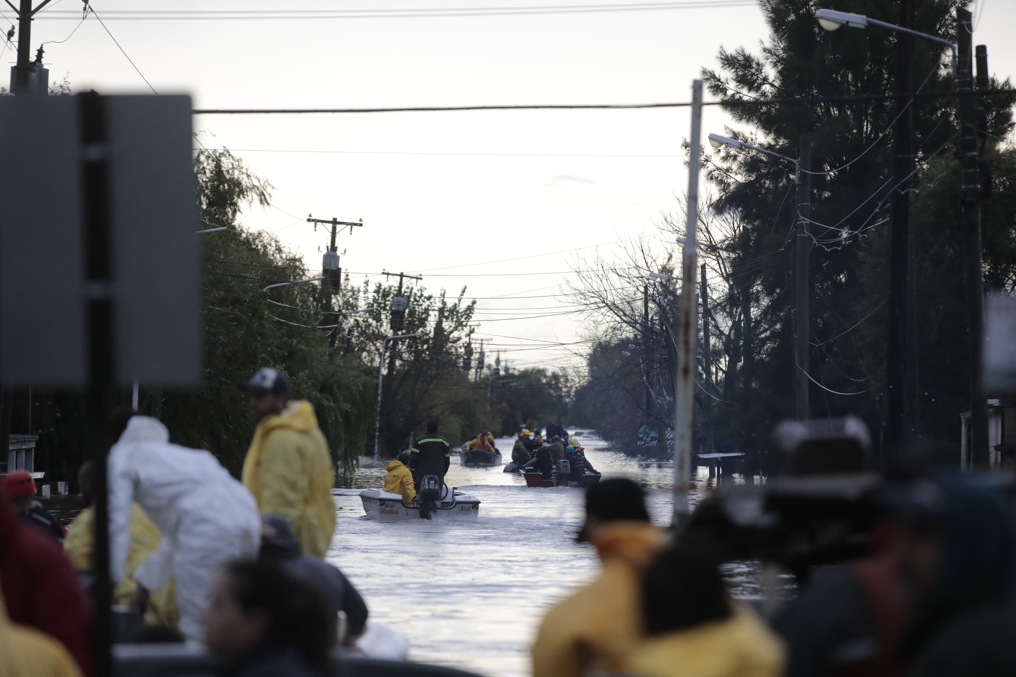 Acceso a Zárate Ruta 6 cortada por inundación