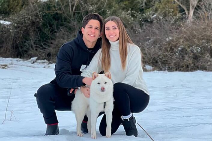 Indio, el perro que acompaña a Giuliano Simeone e Irene Ariza, su pareja