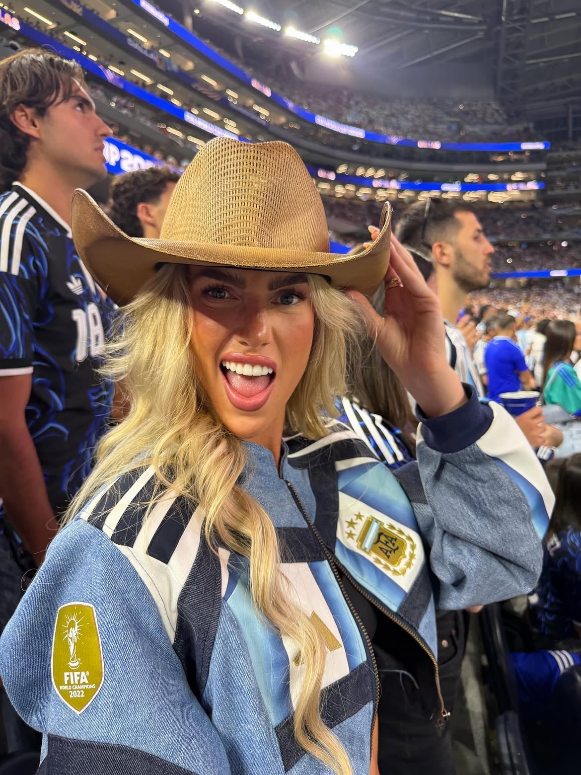 Kelci fue a ver todos los partidos de Argentina en la Copa del Mundo (Foto: @_kelci.rose_)