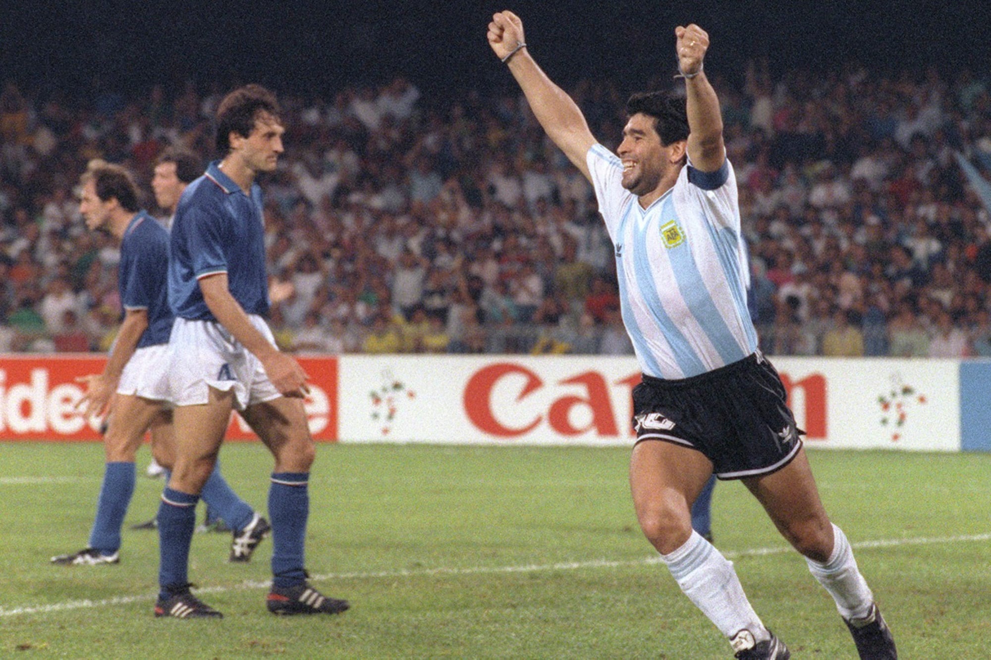 Villafañe contó que cuando llegó a la cancha no la dejaron pasar, y tuvo que saludar a Maradona recién cuando salía en el micro de regreso a la concentración
