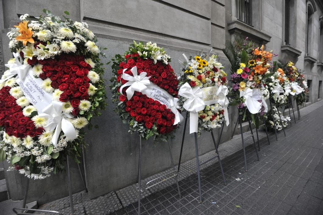 Familiares y amigos asisten al velorio de Luis Brandoni en la Legislatura de la ciudad de Buenos Aires