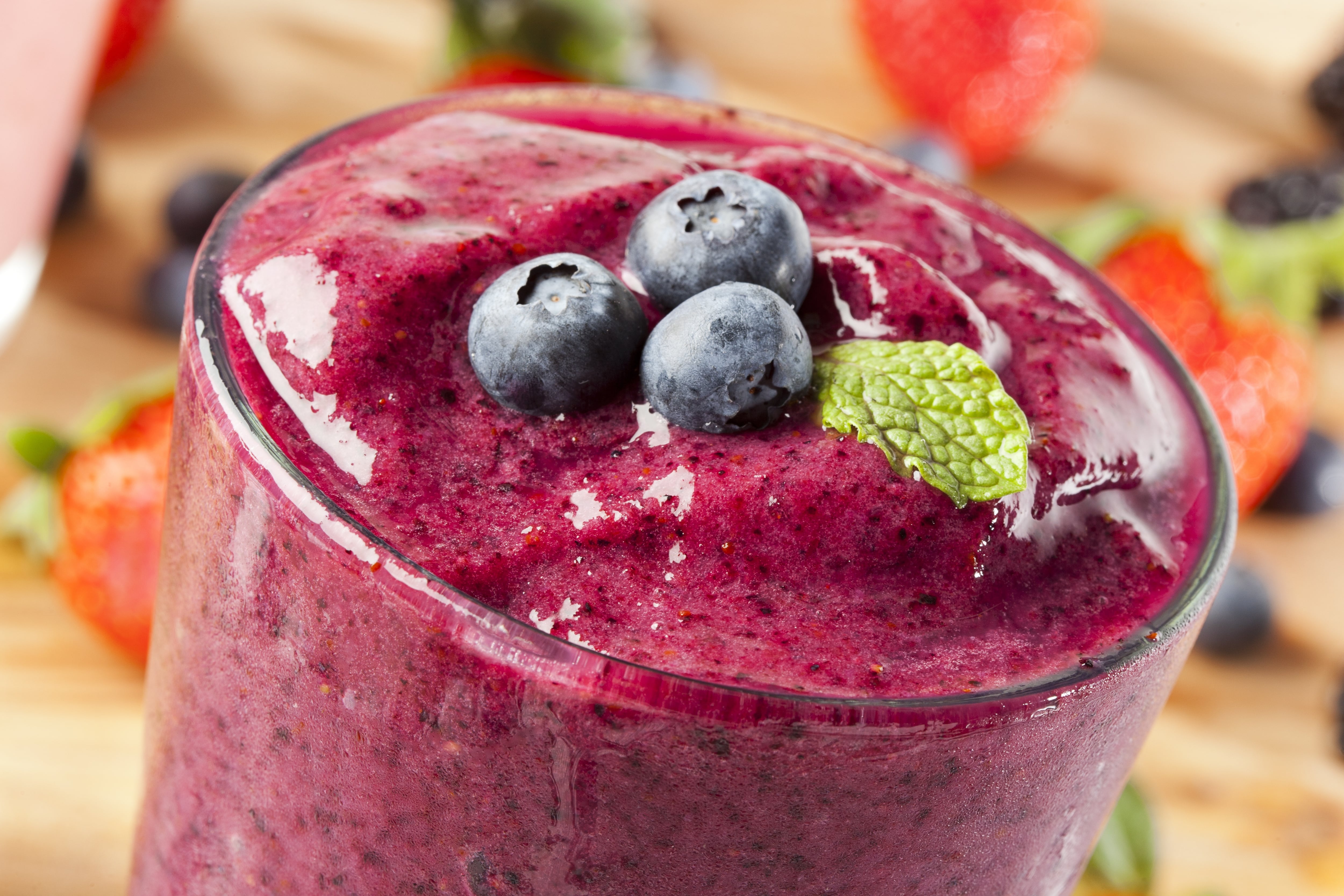 Los arándanos son incluidos en la alimentación de diferentes formas, como en batidos, jugos, postres, ensaladas o en su forma natural