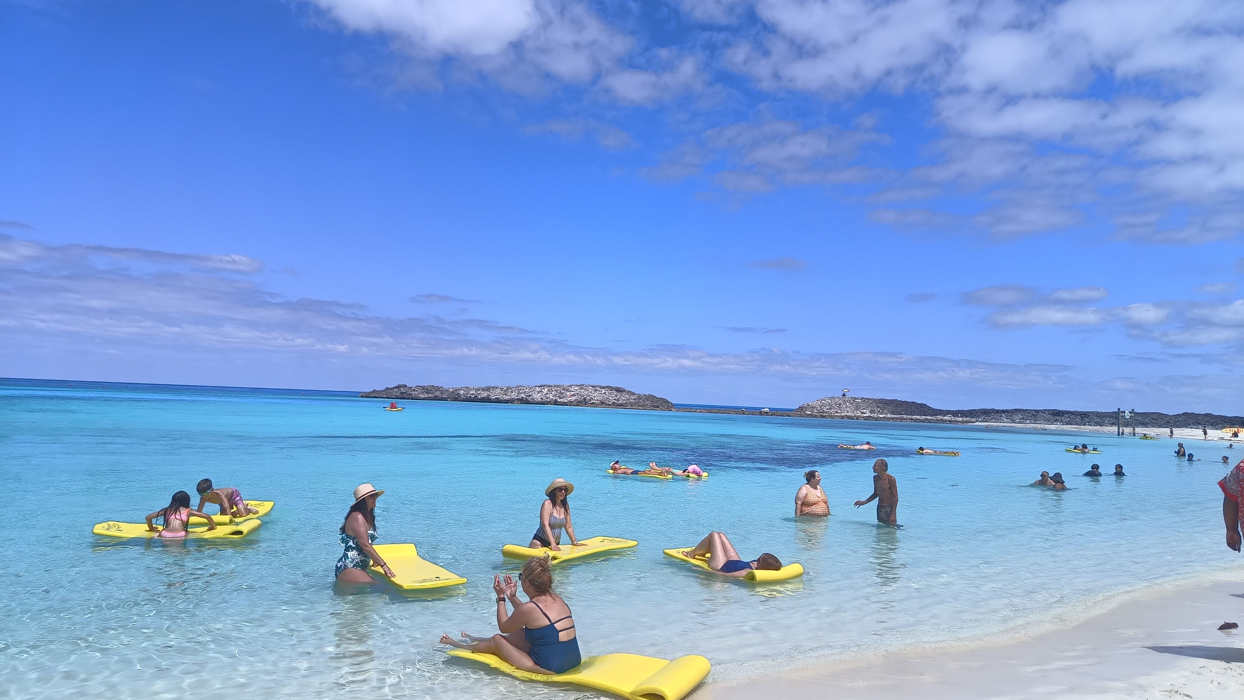 Con arena fina y agua transparente, Great Stirrup Cay es la isla privada en Bahamas para disfrutar de un día de playa