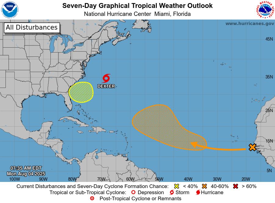 El centro de Dexter se ubica a más de 1500 km al este de Florida, en las coordenadas 34.6°N y 68.3°O, moviéndose hacia el noreste a 19 km/h, sin amenazar directamente zonas costeras
