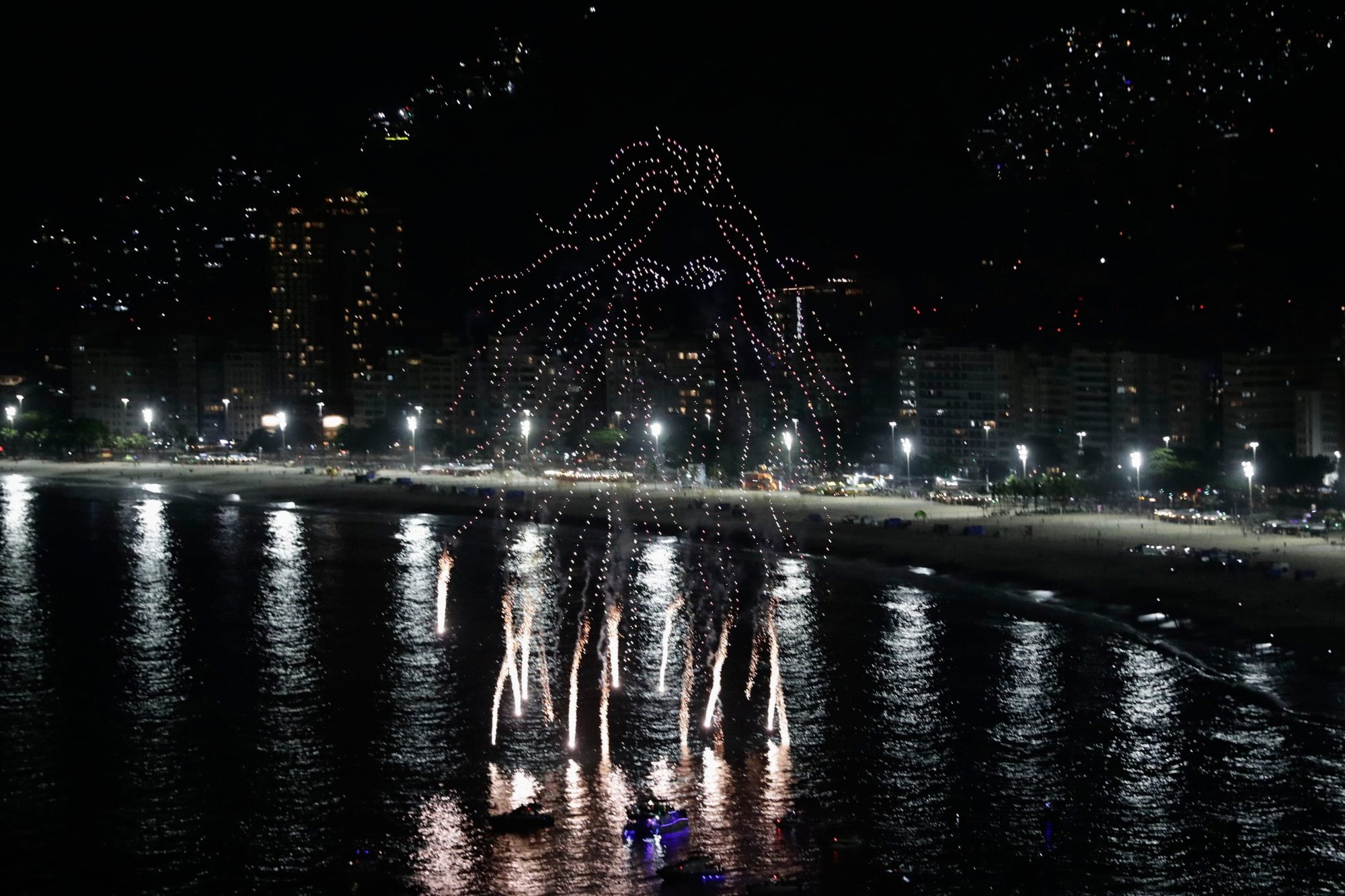 El show de drones de Shakira en Copacabana