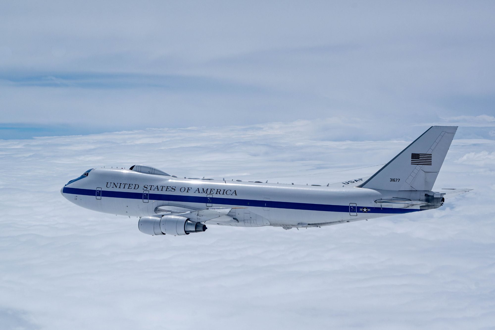 El “avión del Juicio Final” fue visto en Los Ángeles: sus características y significado