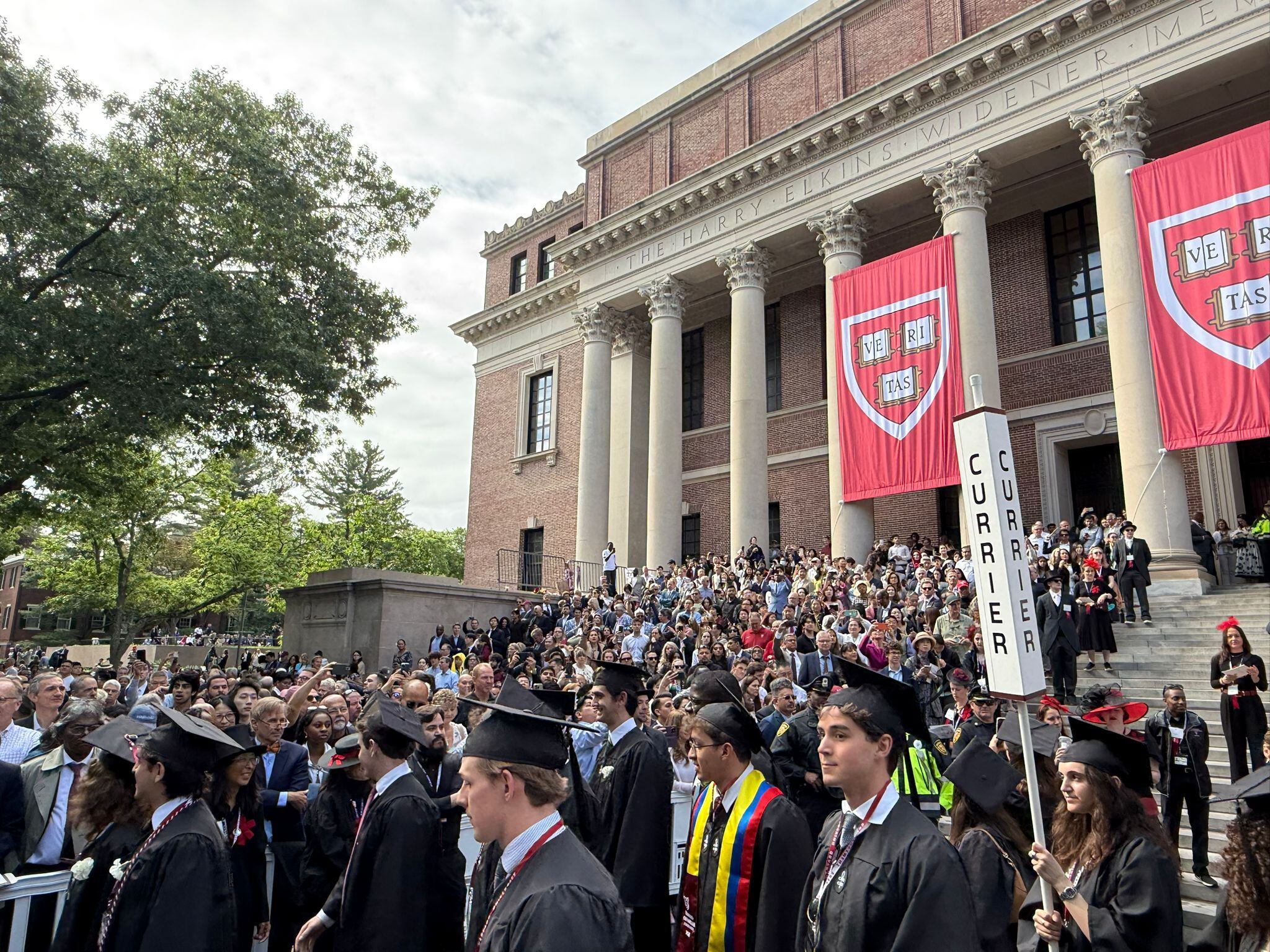 Graduación en la Universidad de Harvard.