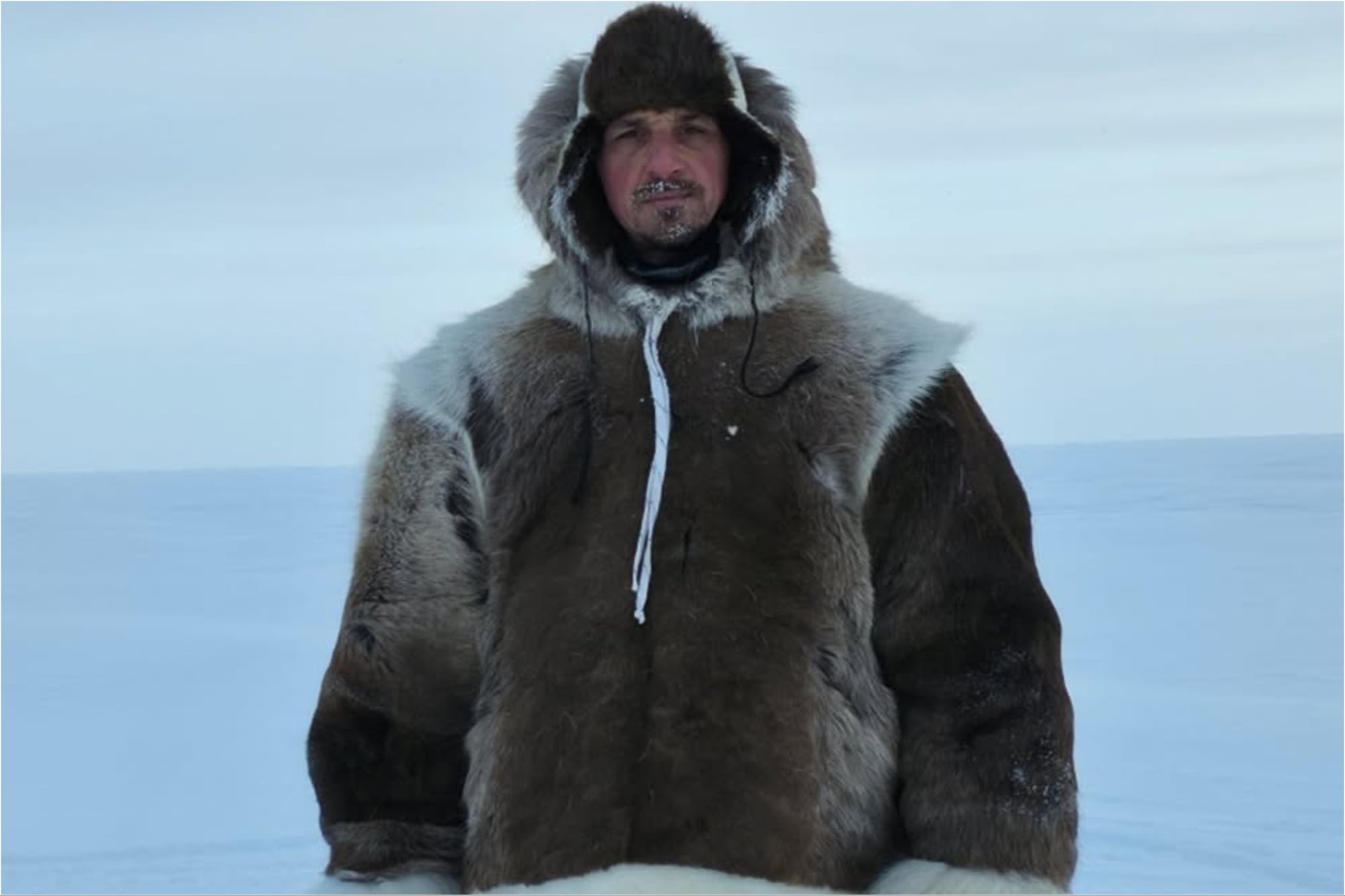 ¿Lo reconocés? Quién es la estrella de fútbol que viajó al Ártico y lució irreconocible