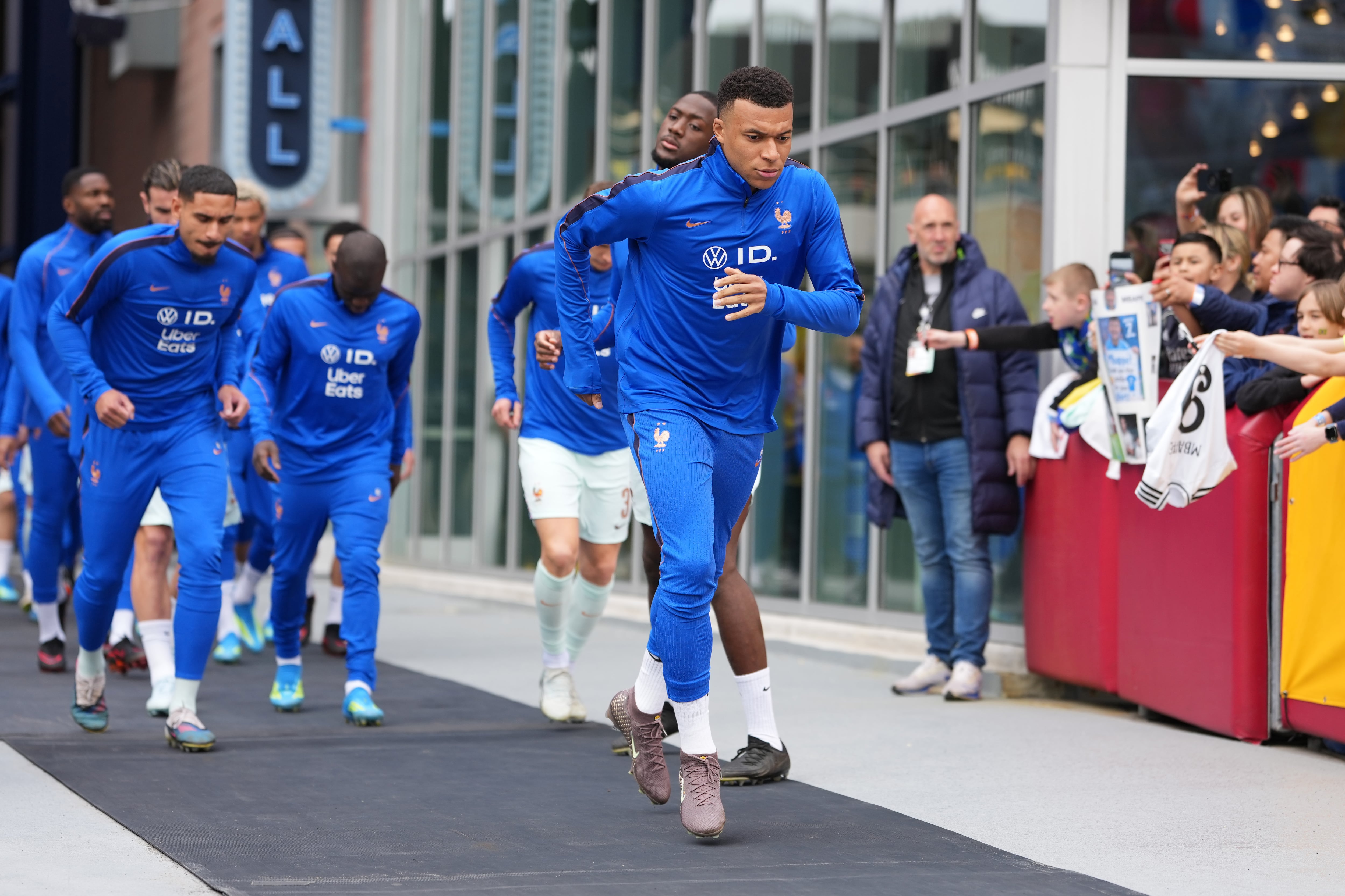 Brasil Y Francia Se Enfrentaron En Amistoso Preparatorio Para El Mundial