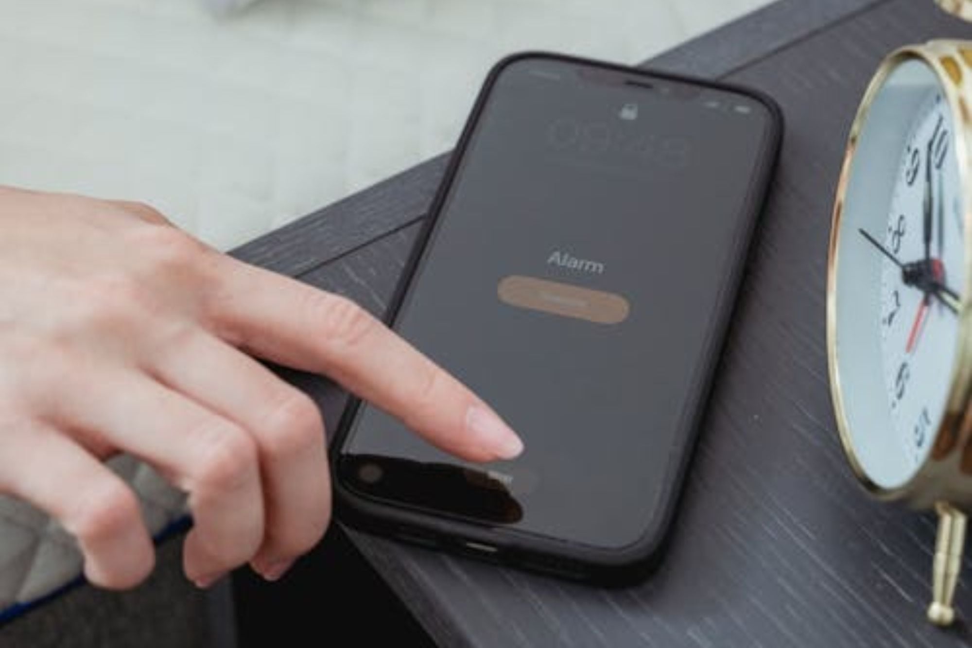 El botón para posponer la alarma genera más daño del que se sabía