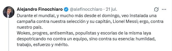 Uno de los posteos de Finocchiaro en respuesta a Pérez-Reverte