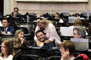 Las dos madres de López, el diputado que denunció la corrupción kirchnerista y hoy resiste los desbordes libertarios