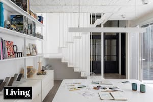 Elemento de diseño, espacio de guardado, biblioteca, galería de arte o toilette camuflado