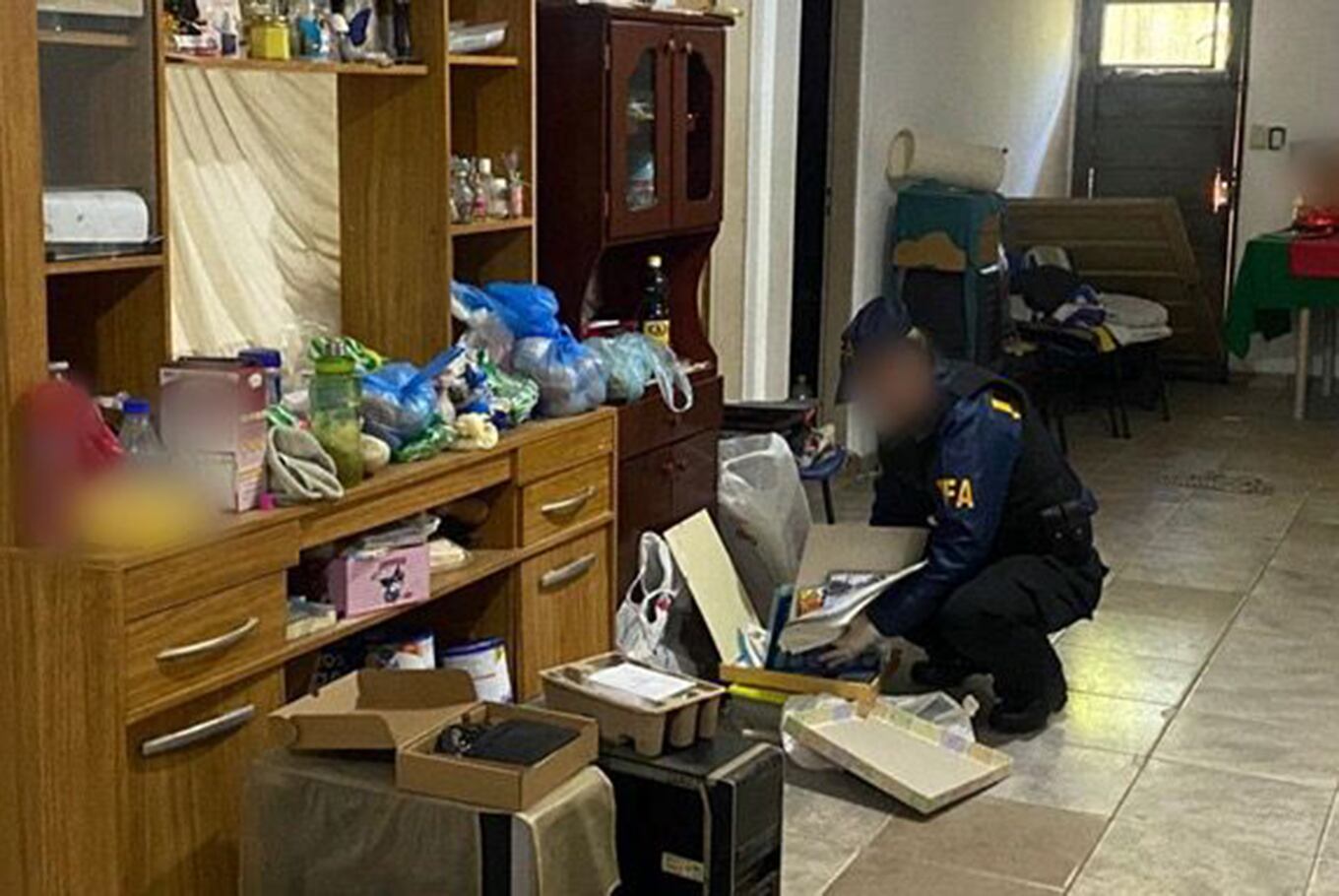 Los sospechosos fueron detenidos por personal de la Policía Federal Argentina (PFA)