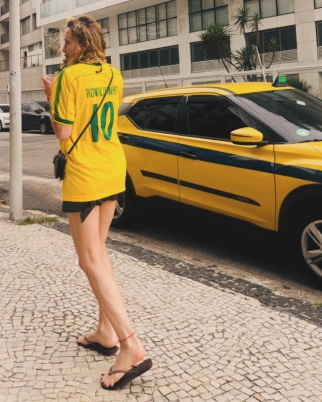 La modelo se lució con una camiseta de la selección brasileña (Foto: Instagram @jprandi)