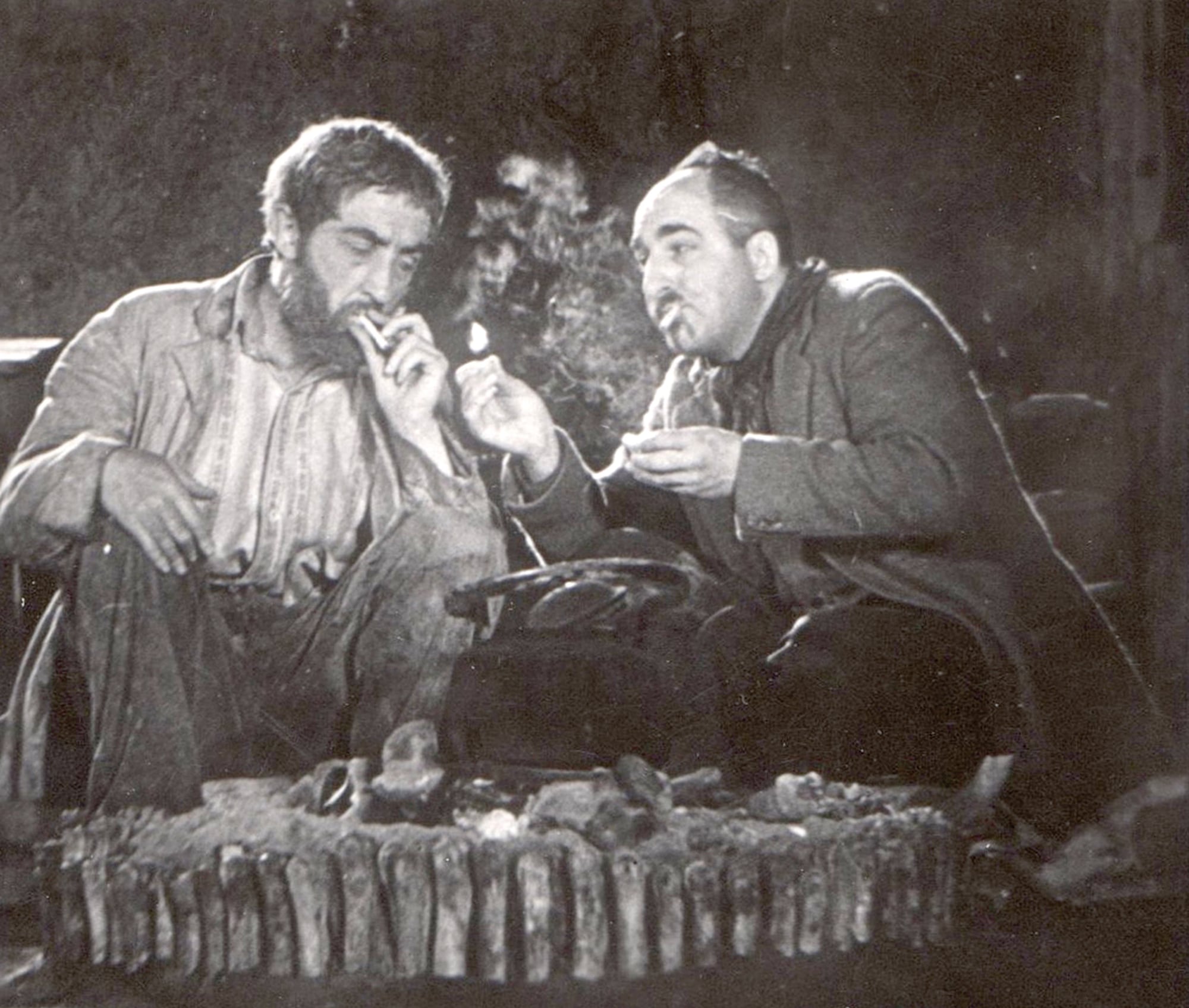 Mario Soffici y Julio Renato en la película “El linyera”, dirigida por Enrique Larreta