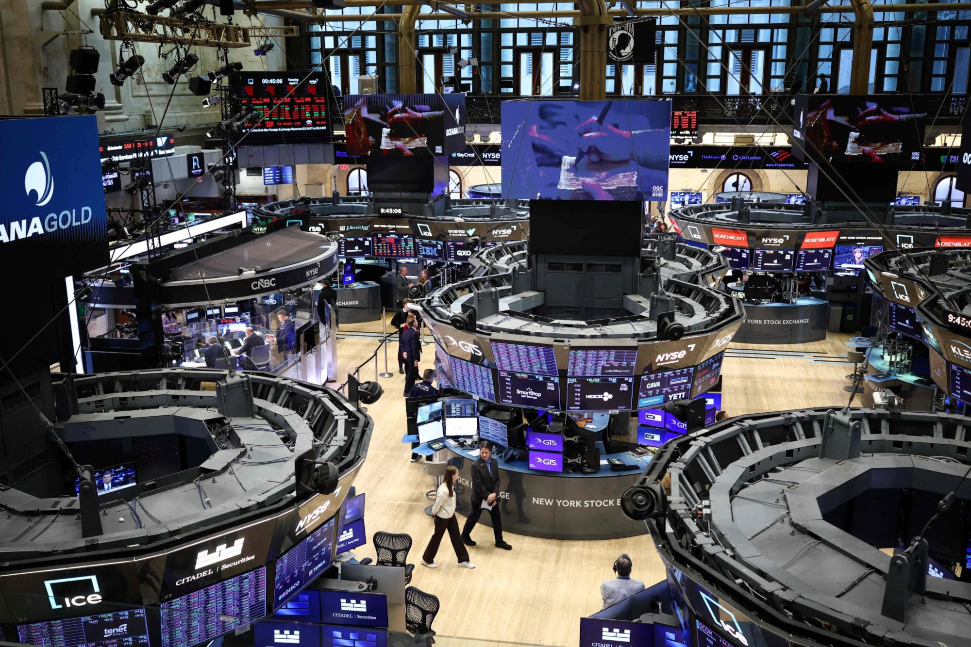 Qué dice el mensaje de Trump con el que confirmó un alto al fuego en la guerra en Medio Oriente 7 Los precios del petróleo subieron el martes y las acciones cayeron tras los ataques estadounidenses e israelíes contra la importante terminal de exportación de petróleo iraní en la isla de Kharg