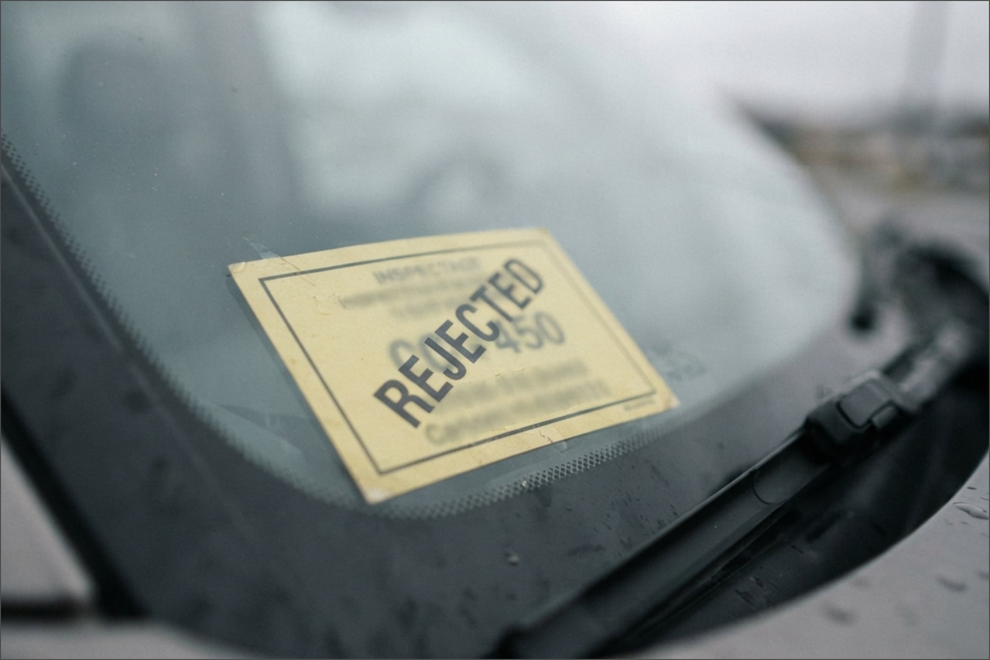 El DMV de Nueva York confirmó que no se permite que ningún vehículo con una advertencia de “No conducir” (Do Not Drive) sea inspeccionado
