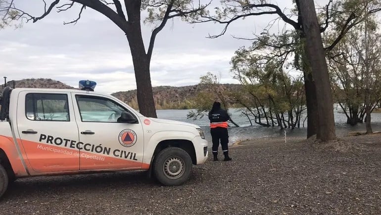Intentó fugarse luego de un robo, pero se arrojó a un río y murió ahogado
