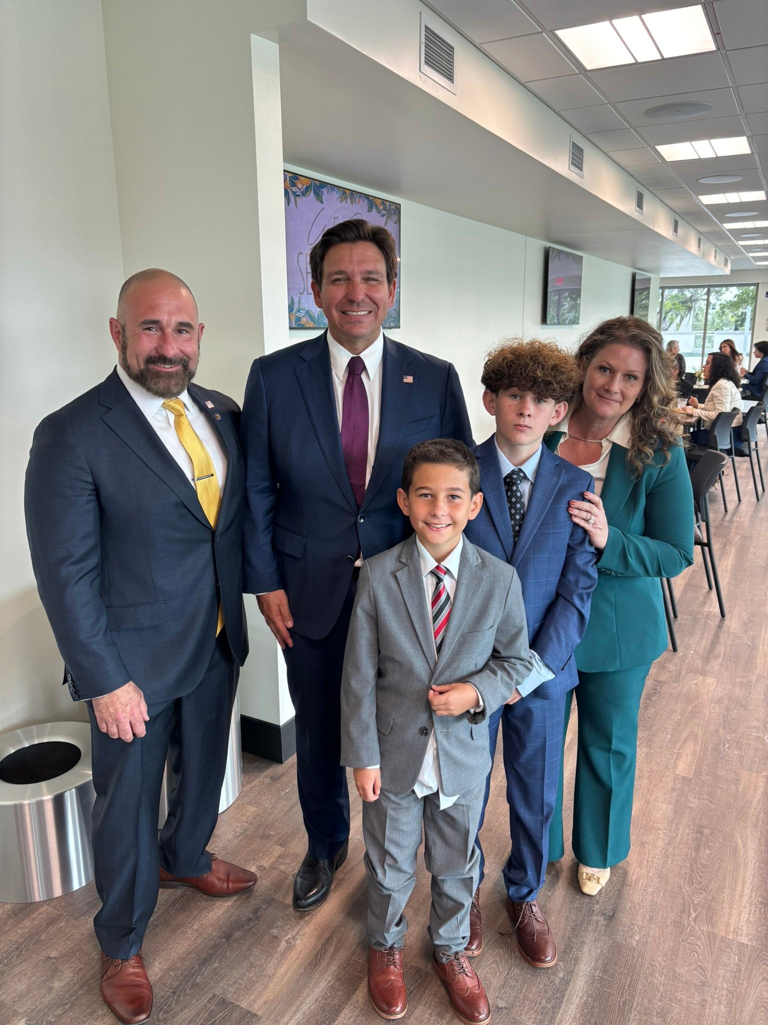 Collins ingresó a la política en 2022 con una contundente victoria en el Distrito 14 de Hillsborough