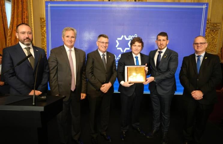 Javier Milei recibió un reconocimiento de la DAIA