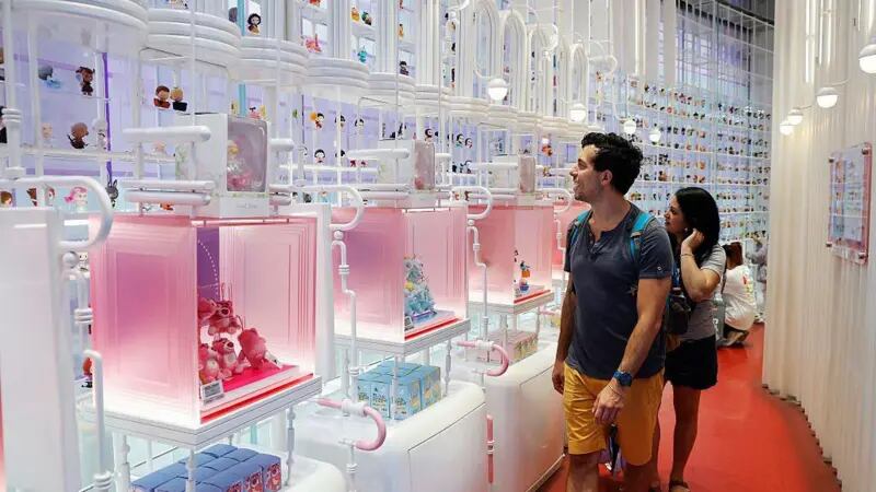 Una tienda Pop Mart en Shanghái