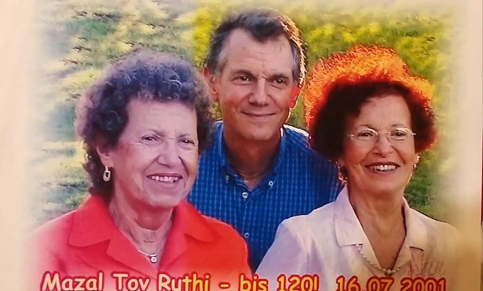 Los tres hermanos: Ruth, Mario y Hanni.