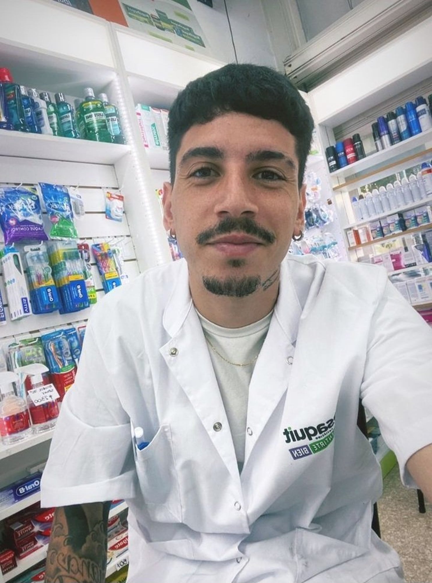 Nicolás Muscio tuvo una breve experiencia en una farmacia