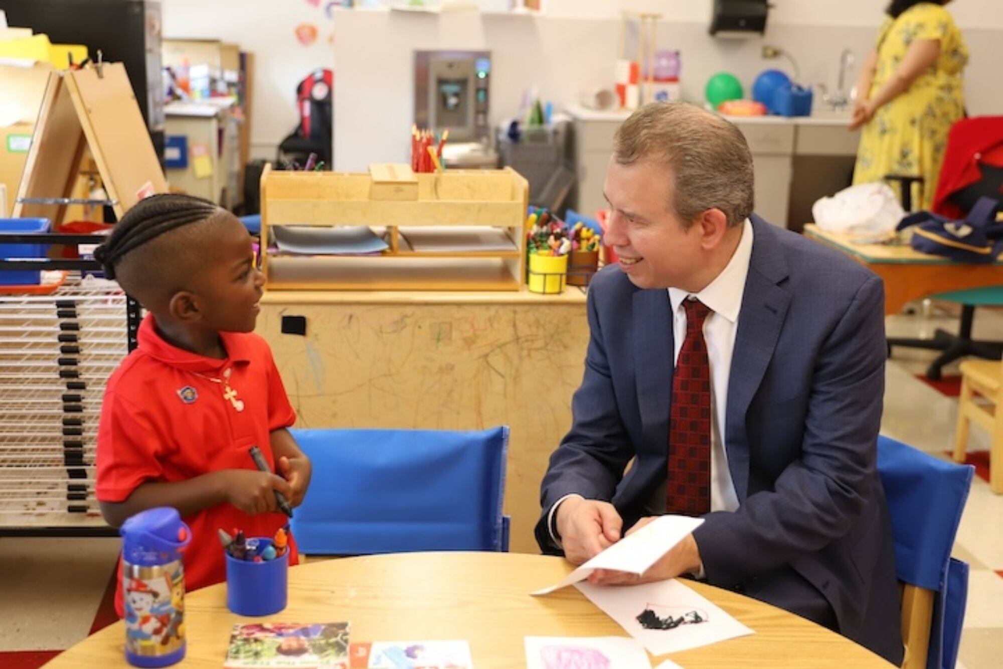 Pedro Martínez, director ejecutivo de CPS, asegura que las escuelas son espacios seguros para niños, protegiendo sus derechos frente a ICE (Foto CPS)