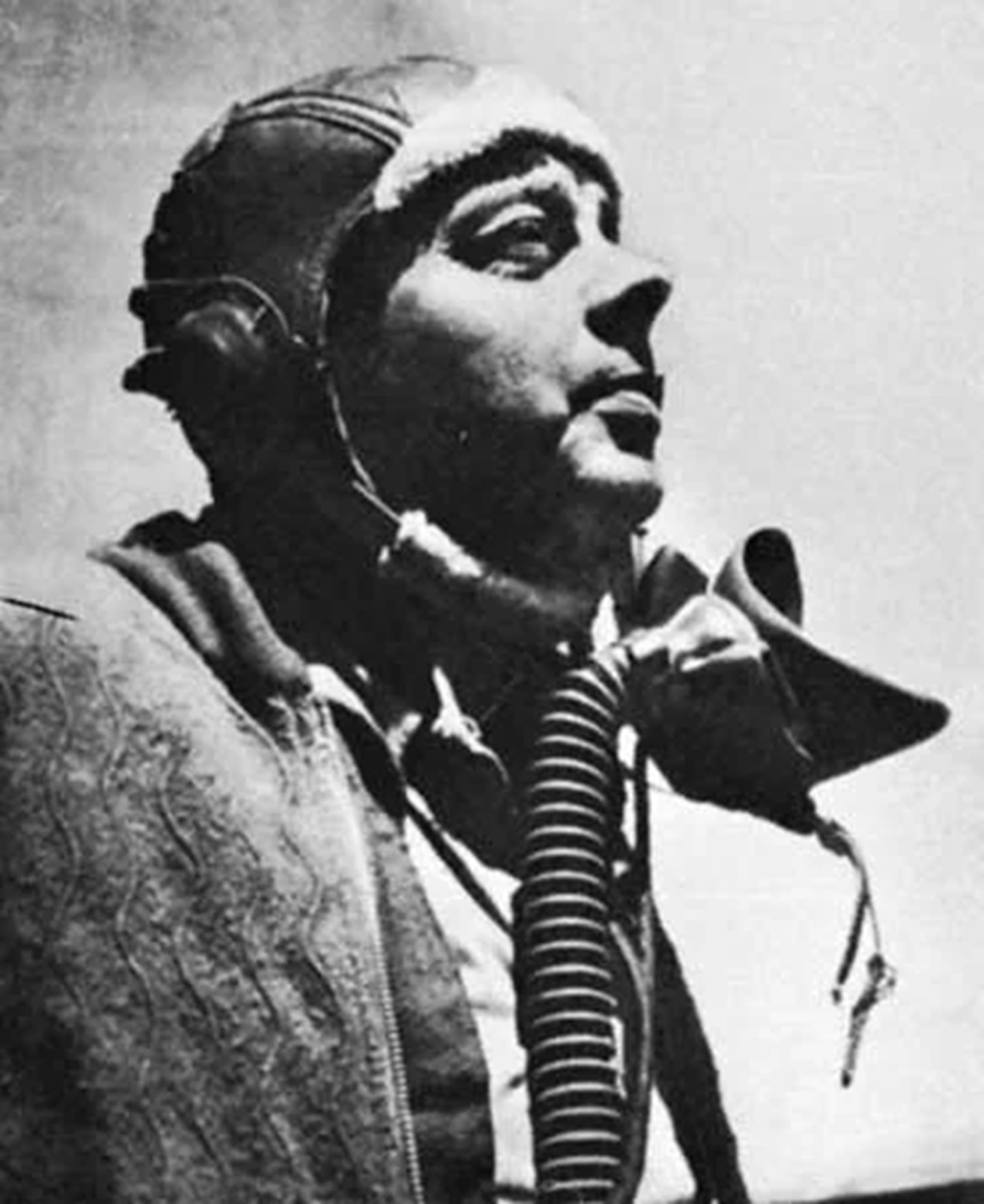 La vida militar de Antoine de Saint-Exupéry fue lo que lo llevó a una muerte temprana