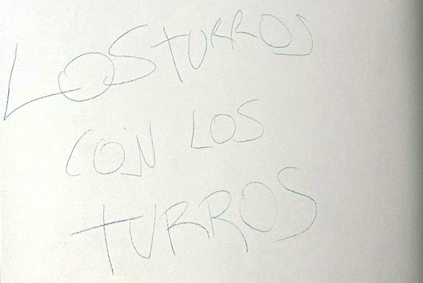 Los mensajes que deja una banda que roba casas en San Isidro