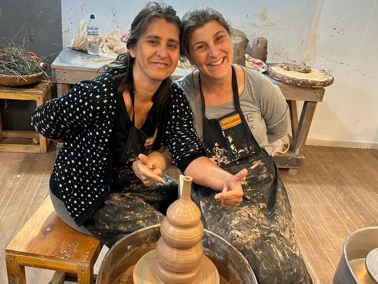 La sonrisa que evidencia la felicidad tras dar el gran paso.
