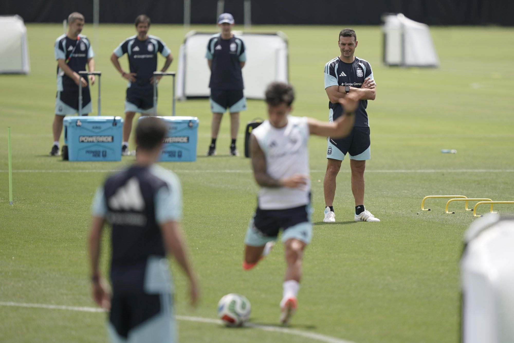 Lionel Scaloni mantiene una línea de conducción clara: no quiere que el plantel se relaje, ni siquiera en una fase de grupos con rivales de menor jerarquía