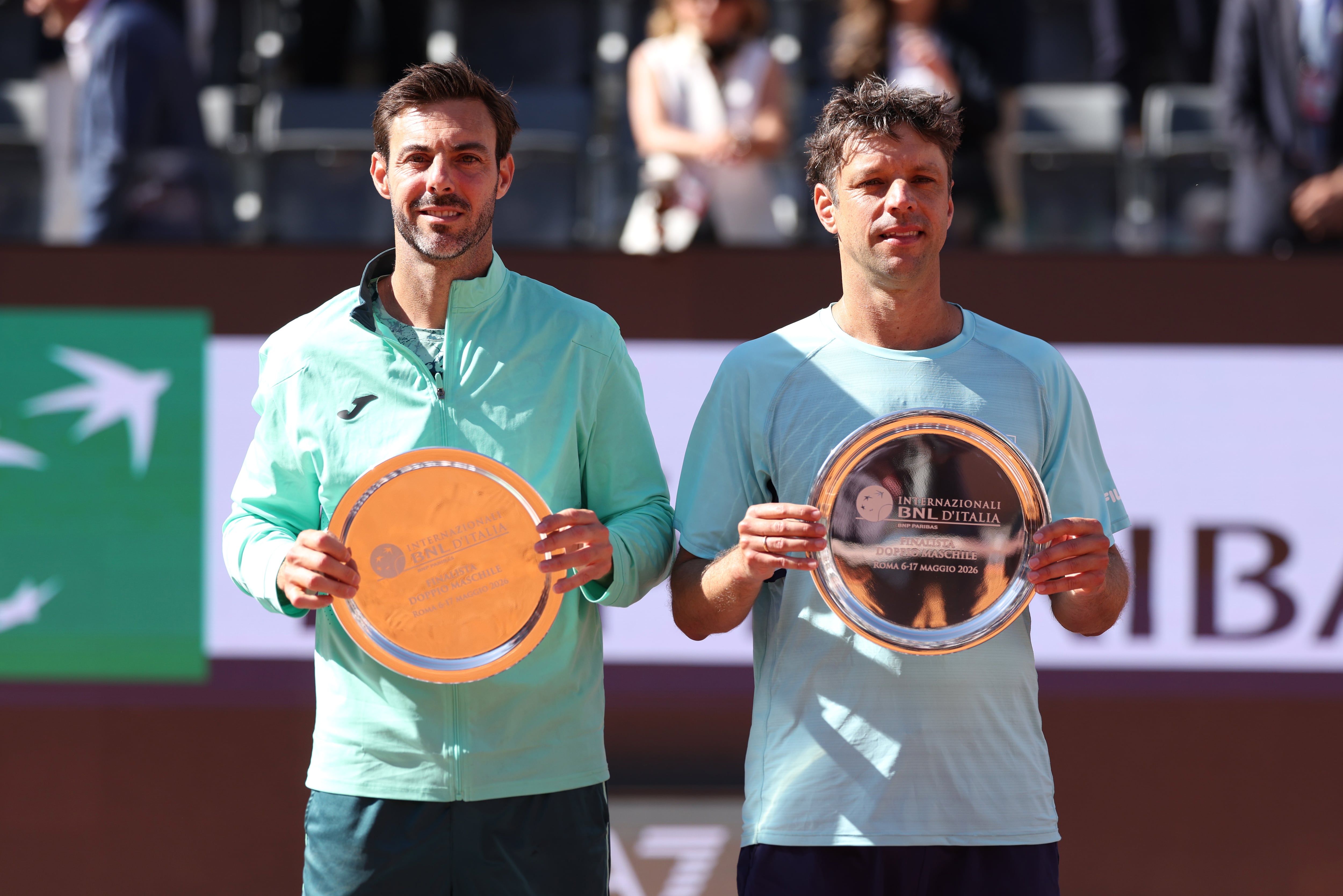 Marcel Granollers y Horacio Zeballos, con el trofeo de subcampeón de dobles de Roma: cayeron con los italianos Simone Bolelli y Andrea Vavassori