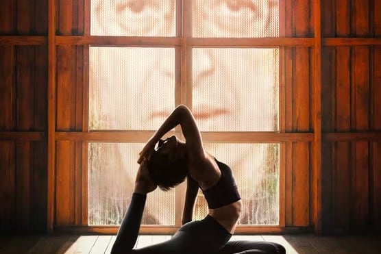 Nació en Bariloche, a los 18 viajó a Buenos Aires, terminó en Dinamarca y relata su traumática experiencia con el gurú de yoga buscado por Interpol