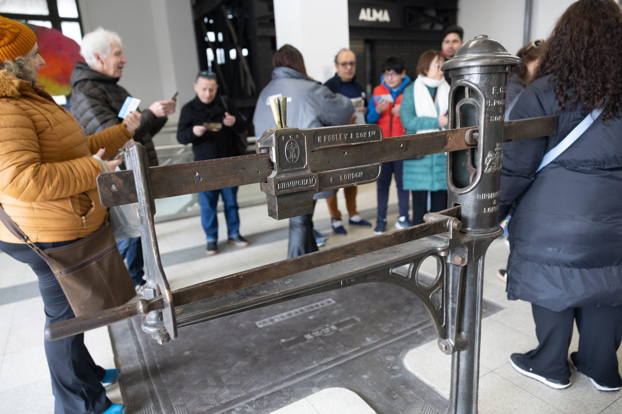La antigua balanza, una pieza de museo incunable