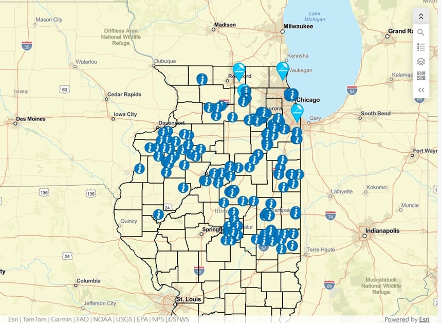 Mapa con los centros de enfriamientos en Illinois