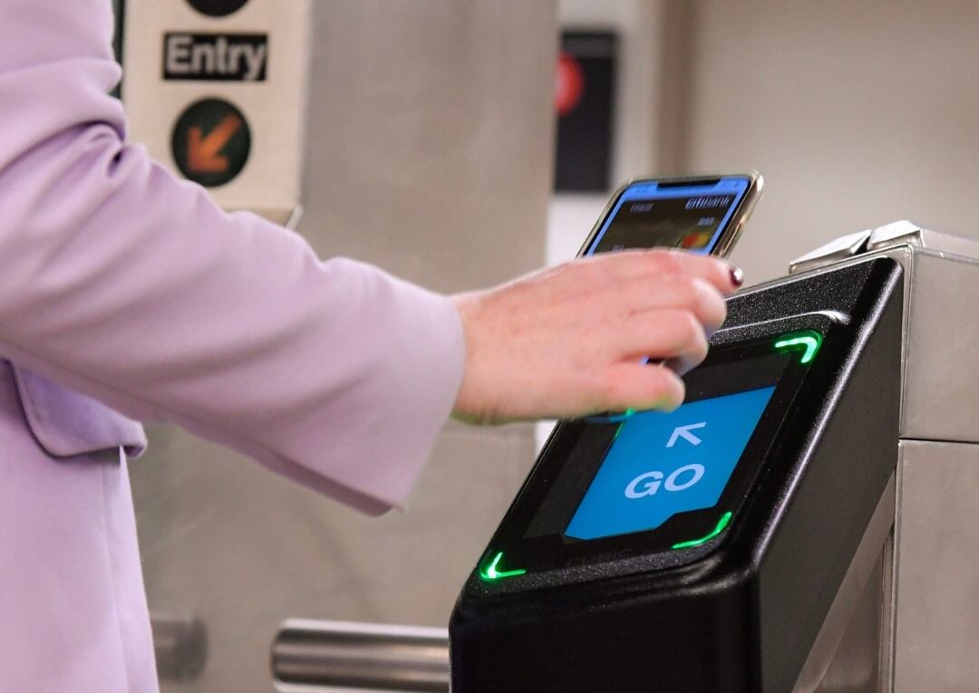 El sistema Tap-and-Go se utiliza en sustitución de las MetroCard en Nueva York