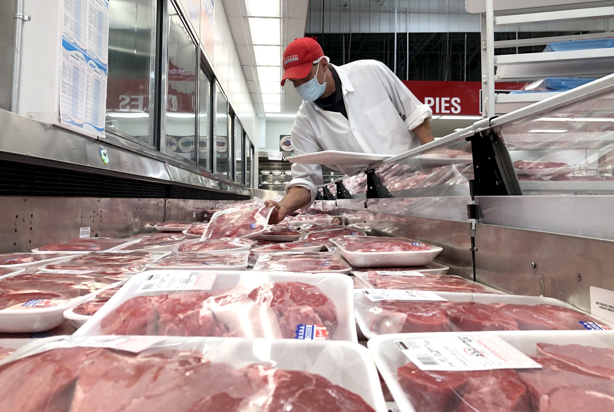 Carne en la góndola de un supermercado en Estados Unidos.