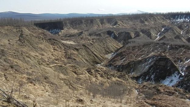 El permafrost es un componente del ambiente periglacial: constituye el suelo, rocas y sedimentos que han permanecido congelados por al menos dos años consecutivos