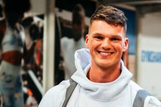 El joven que a los 19 años creó una marca deportiva que factura US$130 millones