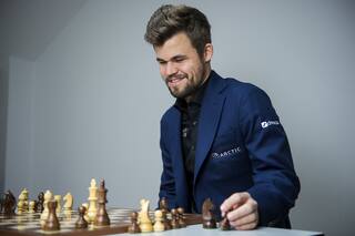 Ajedrez: el paseo militar de Magnus Carlsen en el Torneo de Leyendas