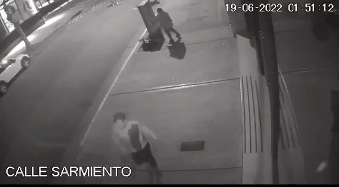 El momento del ataque a Martín Mora Negretti en Mar del Plata