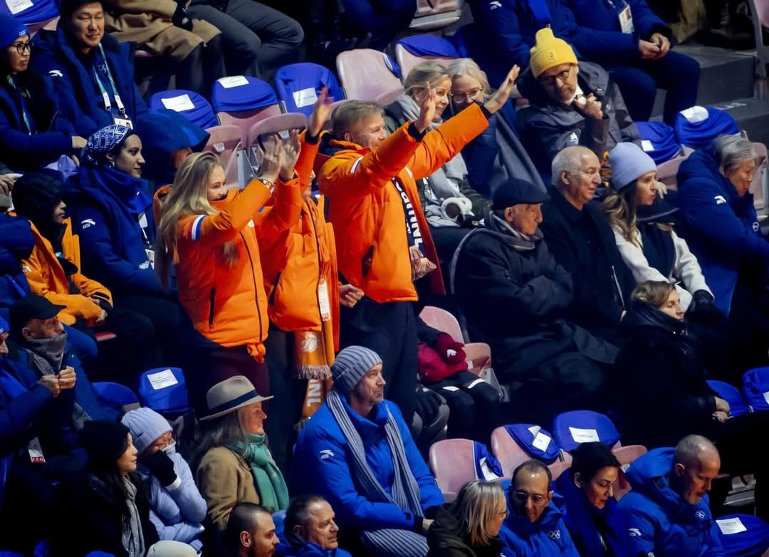 Los reyes y la princesa alentaron a la delegación neerlandesa durante la ceremonia inaugural que se realizó en el estadio San Siro de Milán (Foto: Instagram @koninklijkhuis)