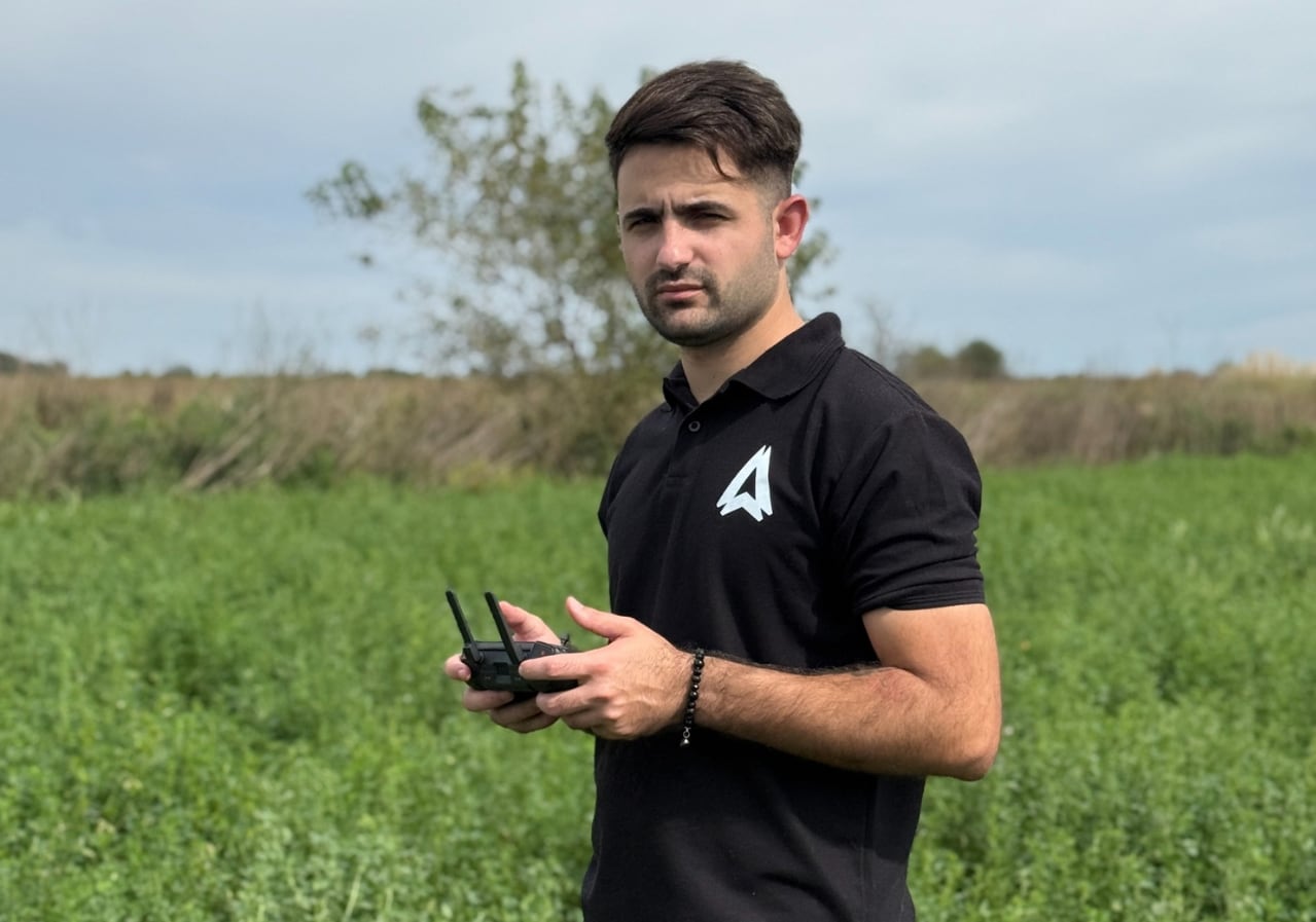 Bravi tiene 25 años y es cofundador de Avansys, una startup nacida en Corral de Bustos, Córdoba