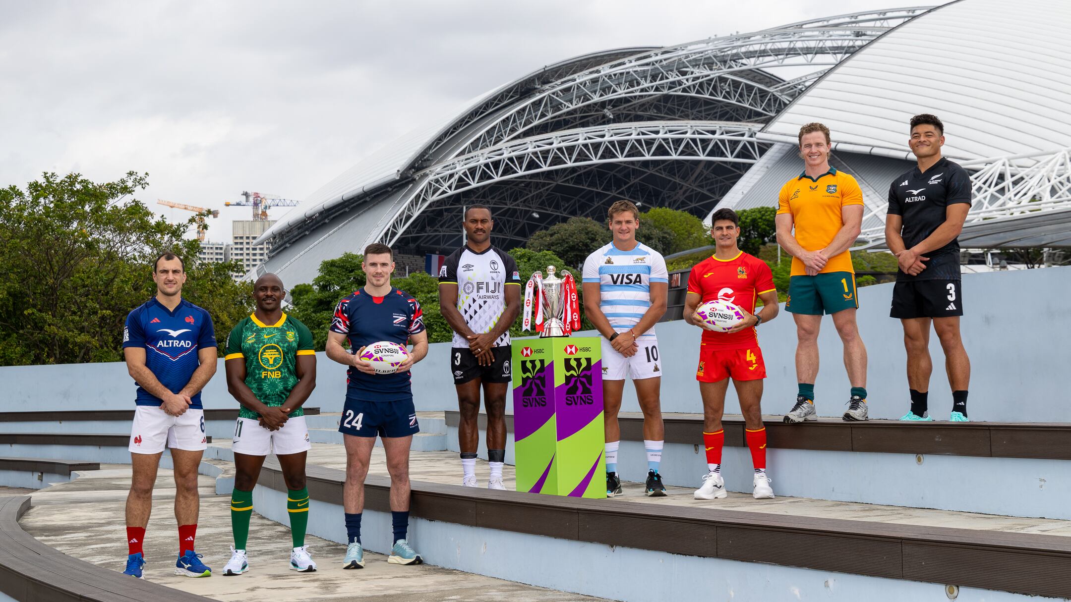 Os capitães da seleção masculina posam para uma foto antes do HSBC SVNS Singapore 2026, no Estádio Nacional, em 27 de janeiro de 2026, em Cingapura.