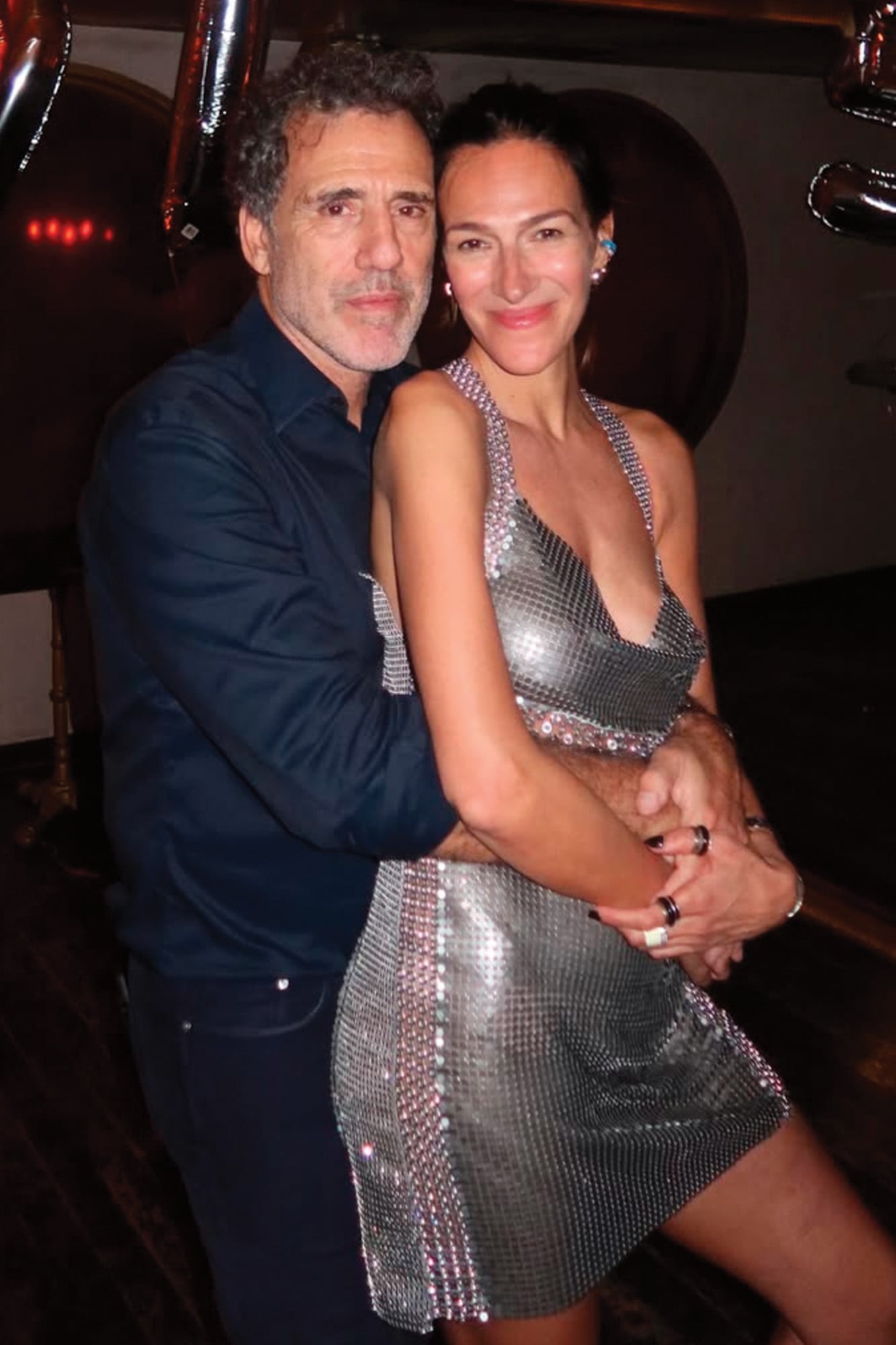 Dolores Trull, con un sensual vestido de Marcelo Giacobbe, posa junto a su marido, Alejandro Pueyrredón