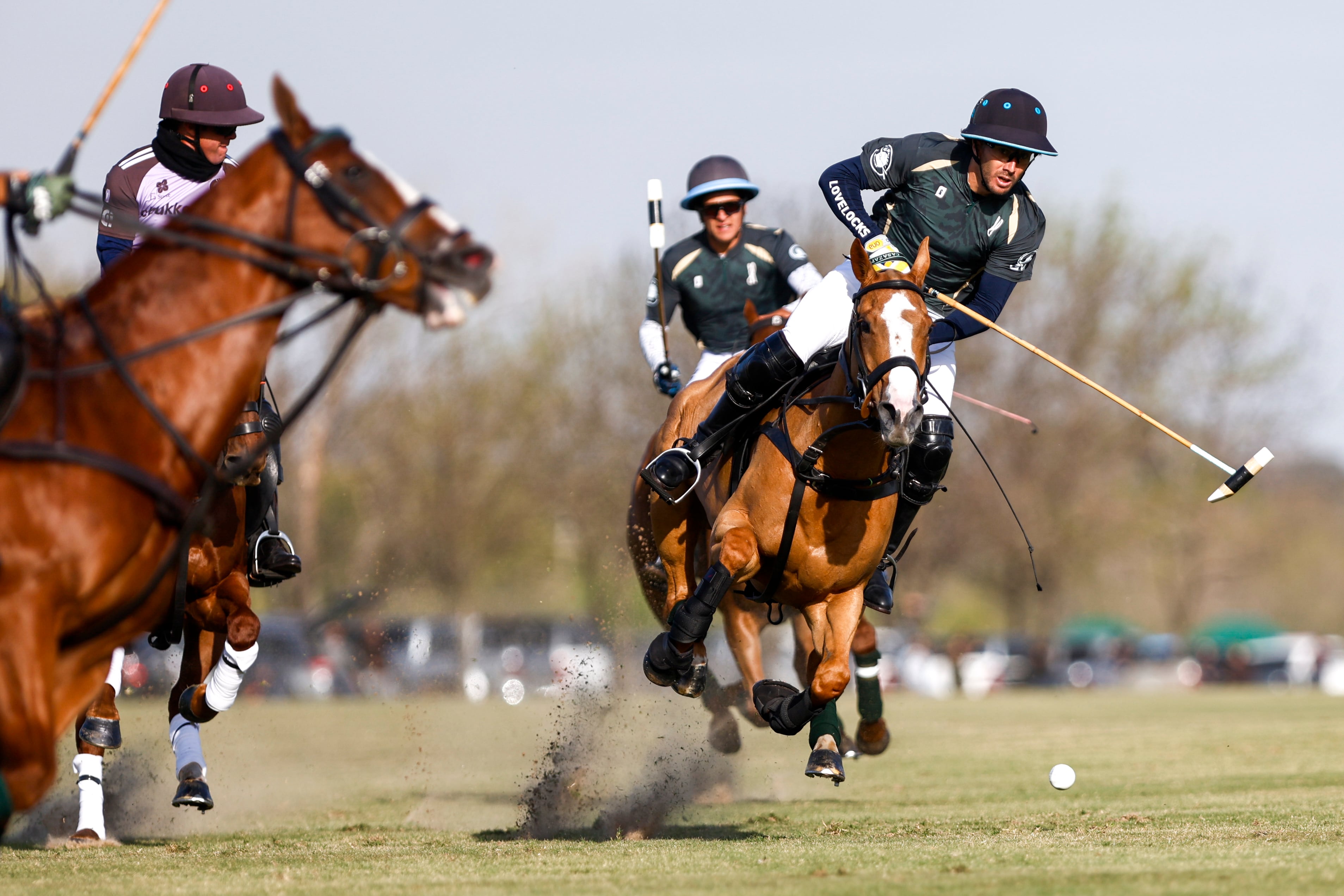 La Hache vs. Híper por el Abierto de Hurlingham de polo.
.